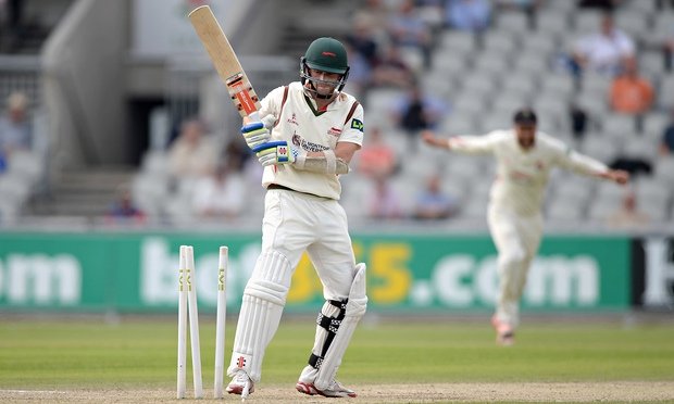 Lancashire’s Ashwell Prince and Kyle Jarvis finish off Leicestershire